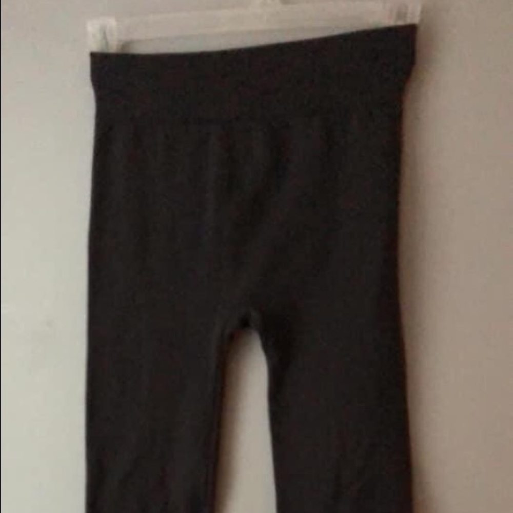 Plain black leggings